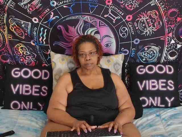 RenaeCumsAlot Sex Cam Show