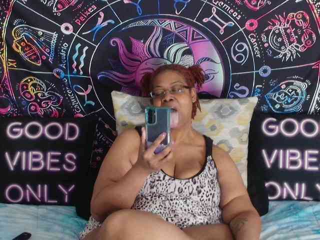 renaespleasurepalace webcam