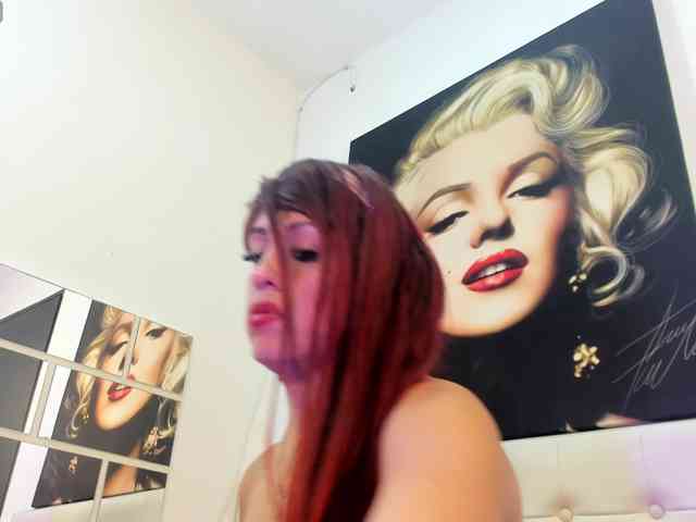 saritaloven Live Webcam on BongaCams