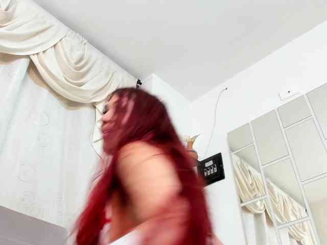 saritaloven Live Webcam on BongaCams