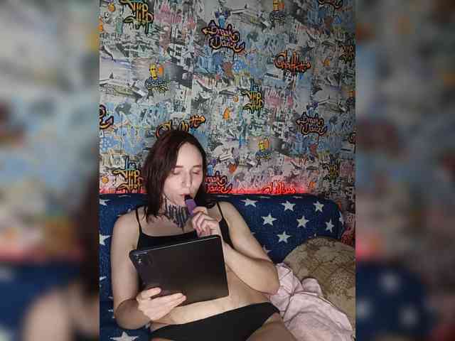 TearPrincess's webcam live show