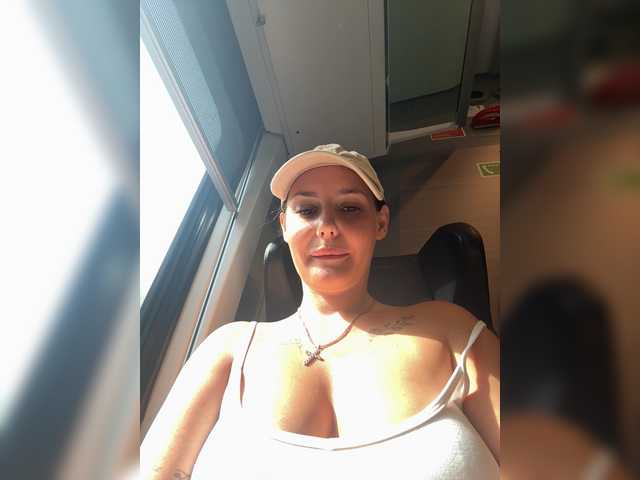 Lollitta live webcam show