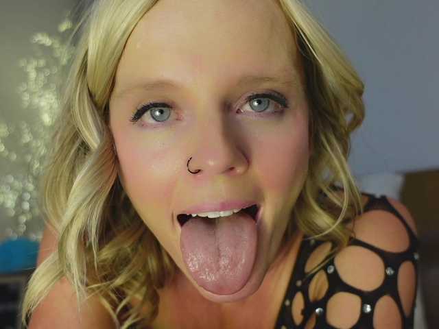 TaylorLove303 live cam on BongaCams