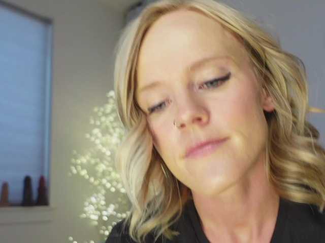 TaylorLove303 live cam on BongaCams