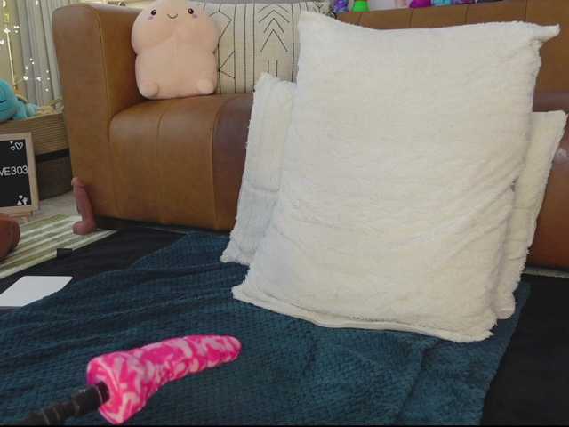 TaylorLove303 live cam on BongaCams