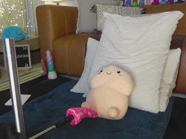 TaylorLove303 live cam on BongaCams