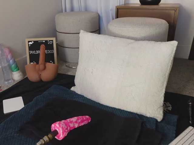 TaylorLove303 live cam on BongaCams