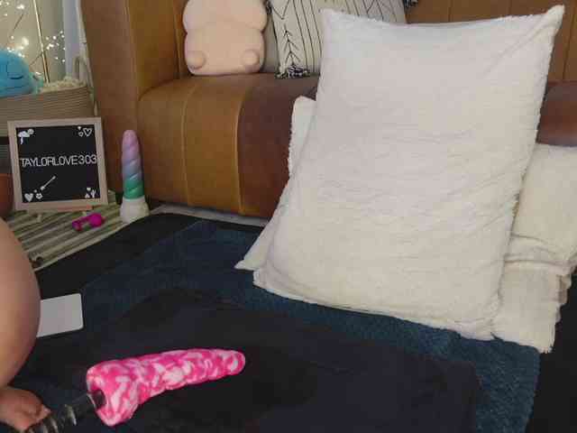 TaylorLove303 webcam