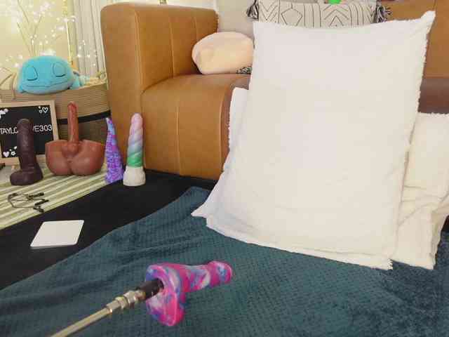 TaylorLove303 webcam