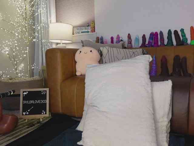 TaylorLove303 webcam