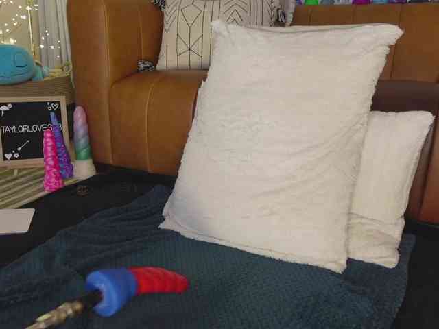 TaylorLove303 webcam