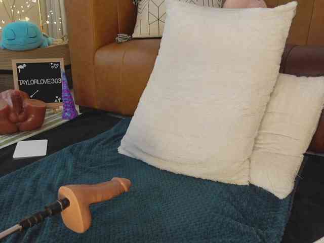 TaylorLove303 webcam