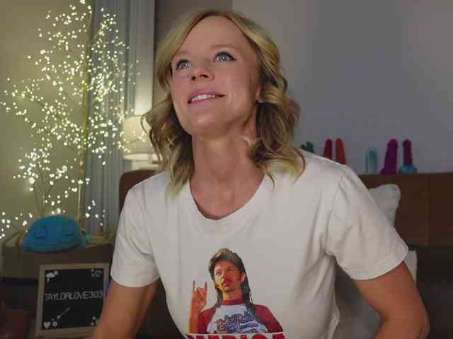 TaylorLove303 webcam