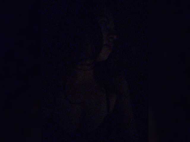 Kiraggg live cam on BongaCams