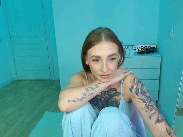 Anlina-W Live Webcam on BongaCams