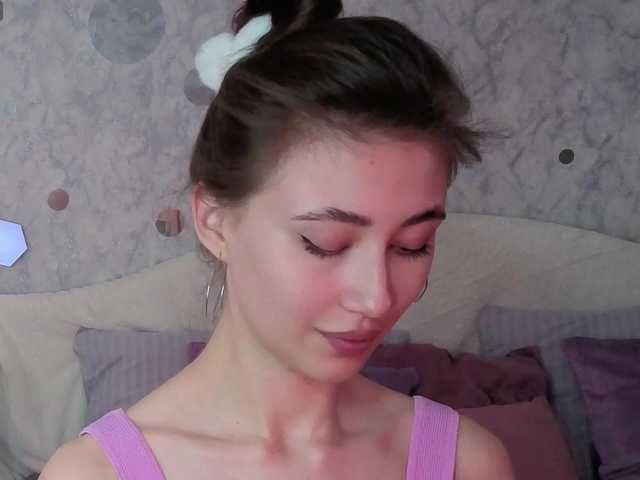 AffiinaLovsx's BongaCams show and profile