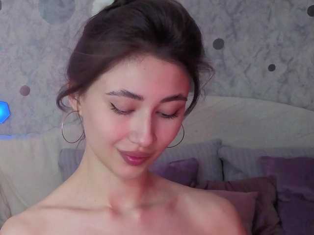 AffiinaLovsx's BongaCams show and profile