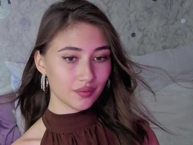 Afffiiina live webcam show