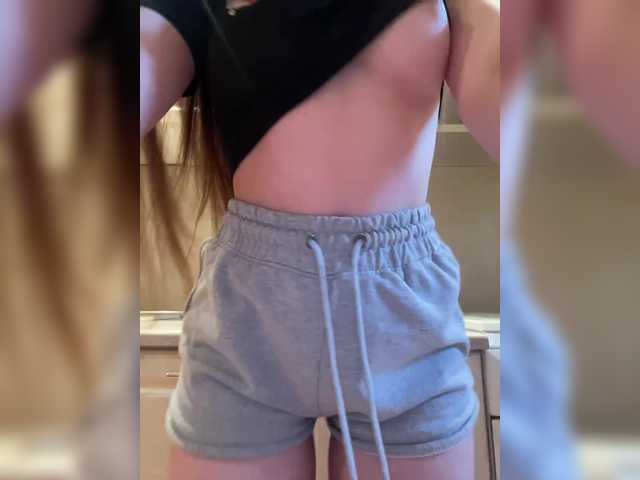 MILKIWAYSEX23's BongaCams show and profile