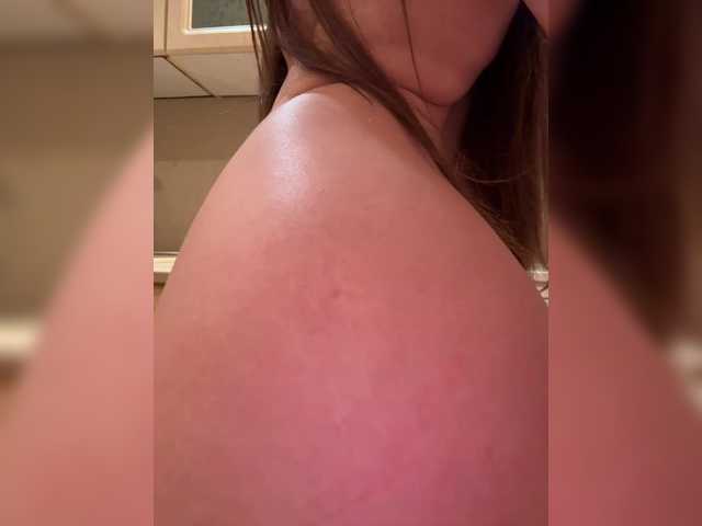 MILKIWAYSEX23 live cam on BongaCams