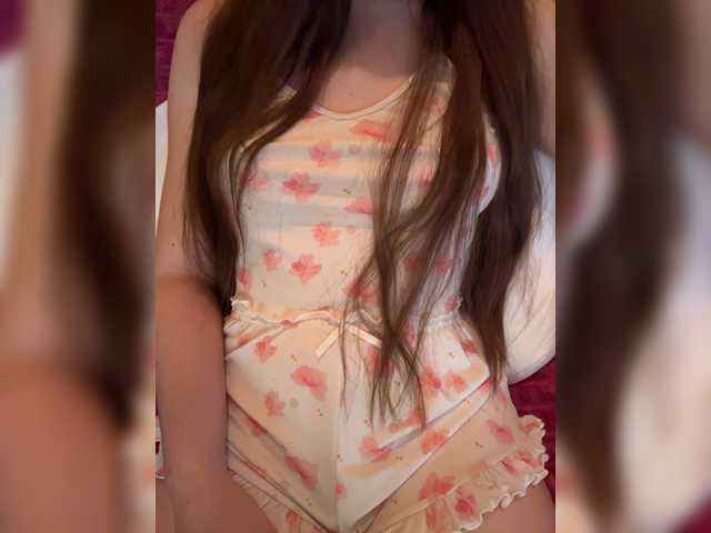 MILKIWAYSEX23 live webcam show