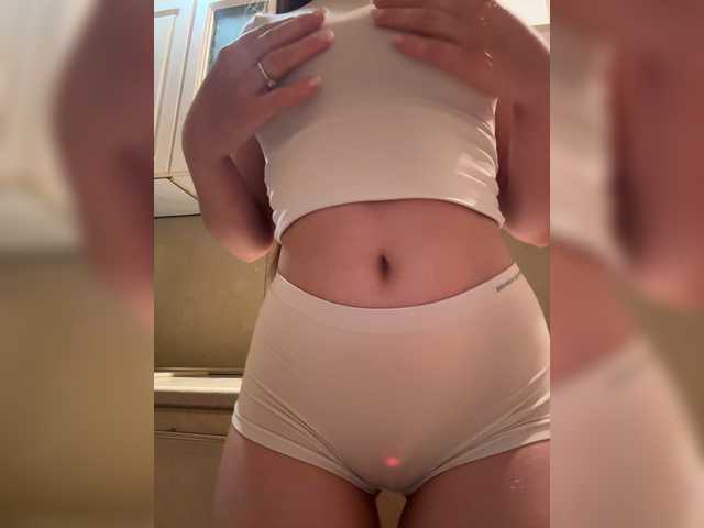 MILKIWAYSEX23 live cam on BongaCams