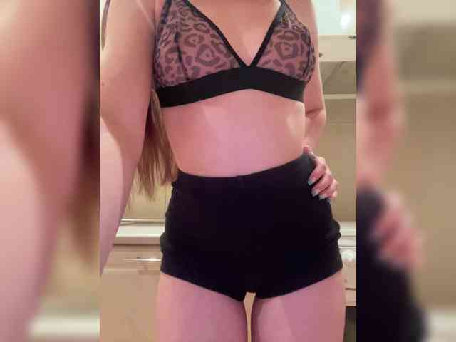 MILKIWAYSEX23 webcam