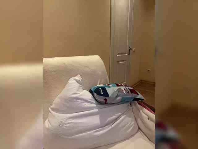 MILKIWAYSEX23 webcam