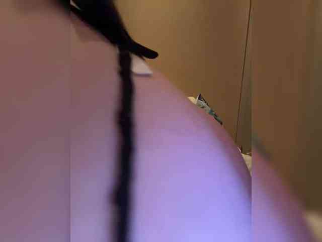MILKIWAYSEX23 webcam