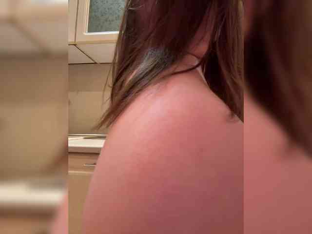 MILKIWAYSEX23 webcam