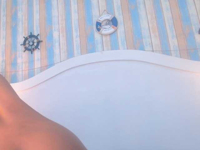AlikaAdul, en directo ahora en BongaCams