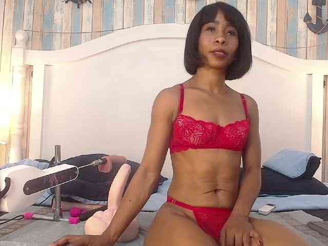 AlikaAdul webcam