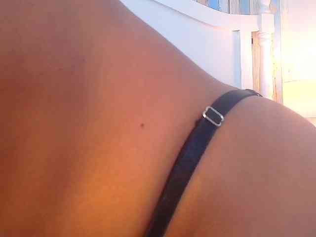 AlikaAdul webcam