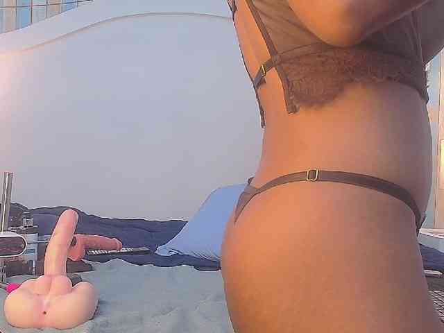 Modelo: AlikaAdul