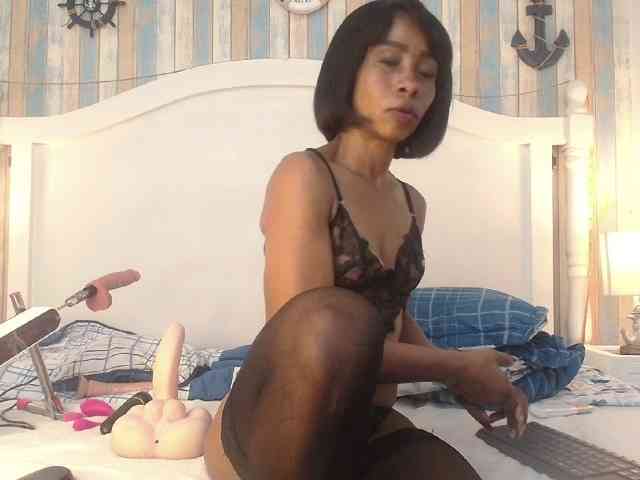 AlikaAdul webcam