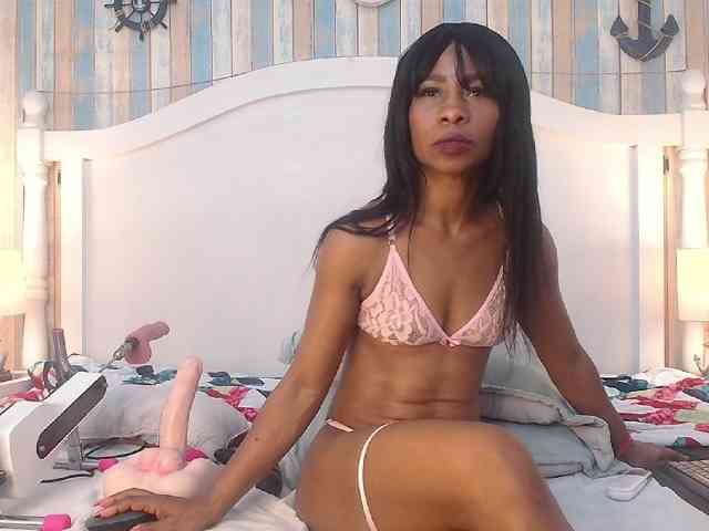 Modelo: AlikaAdul