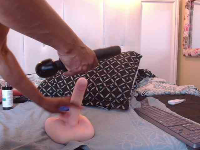 AlikaAdul webcam