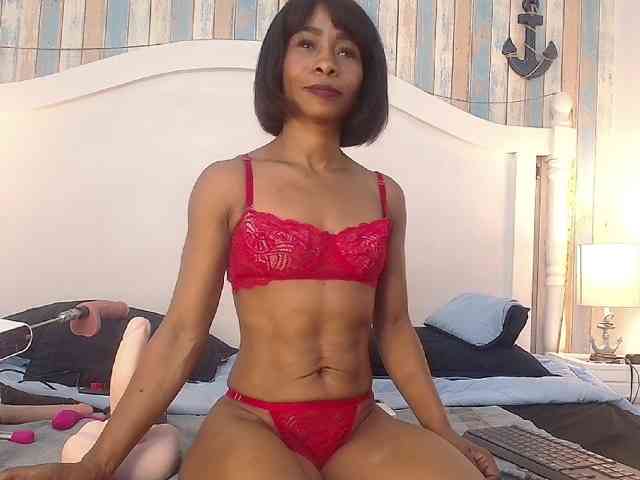 AlikaAdul webcam