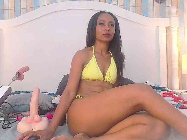 Modelo: AlikaAdul