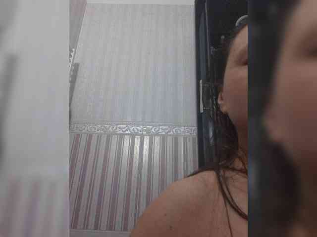 1LexXxMyY webcam