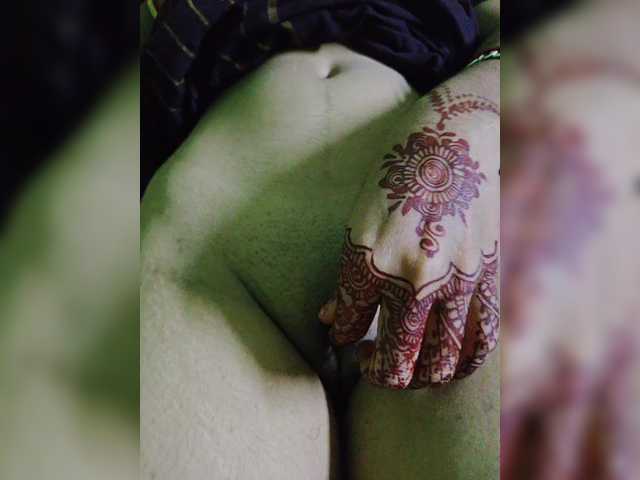YourAadhya live cam on BongaCams