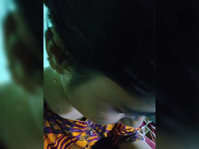 YourAadhya live cam on BongaCams