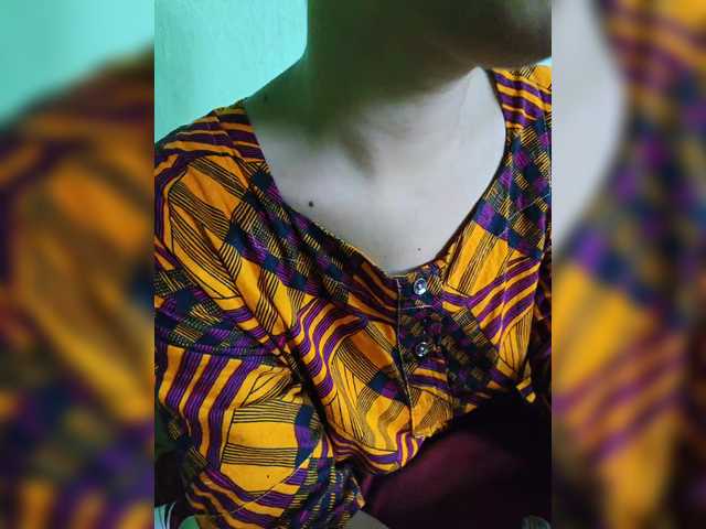 YourAadhya live cam on BongaCams