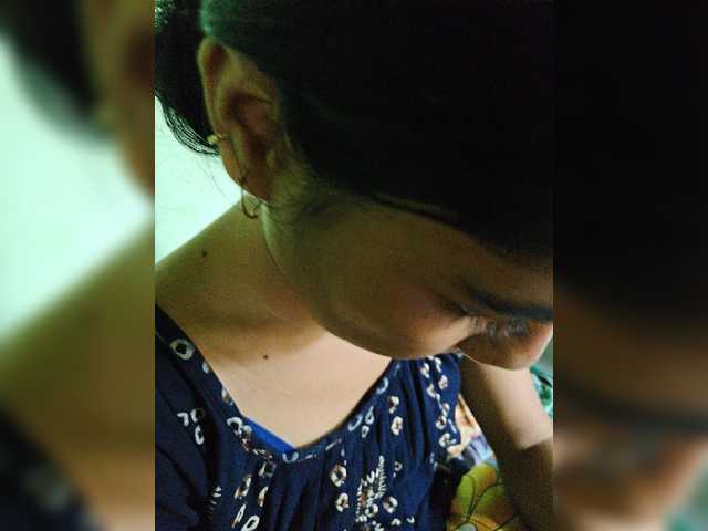 YourAadhya live cam on BongaCams