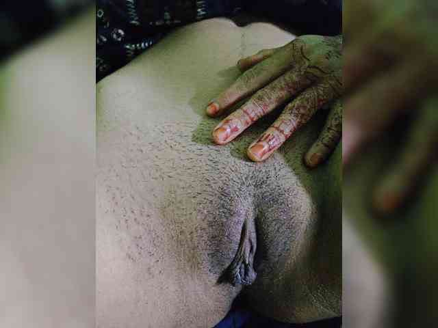 AadhyaLove webcam