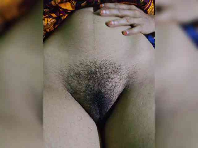 AadhyaLove webcam
