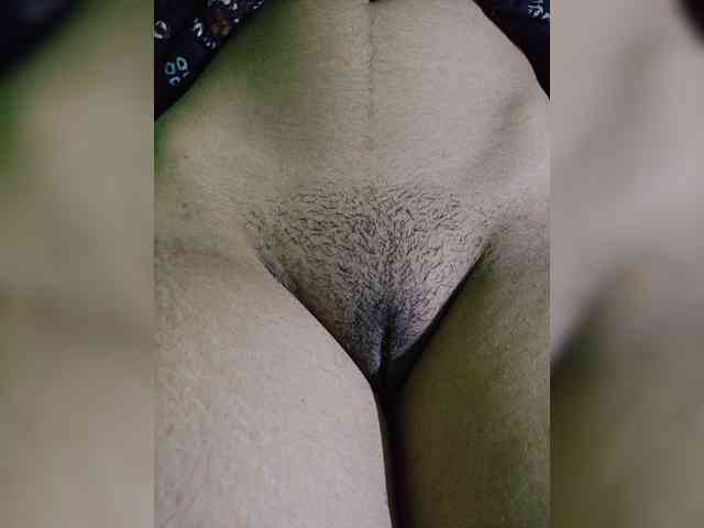 AadhyaLove webcam