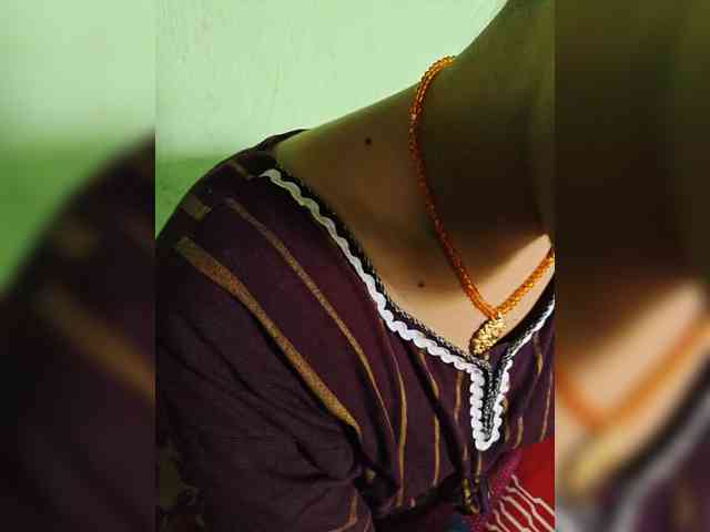 AadhyaLove webcam