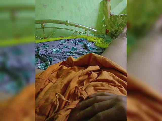 AadhyaLove webcam