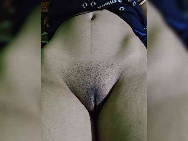 AadhyaLove webcam